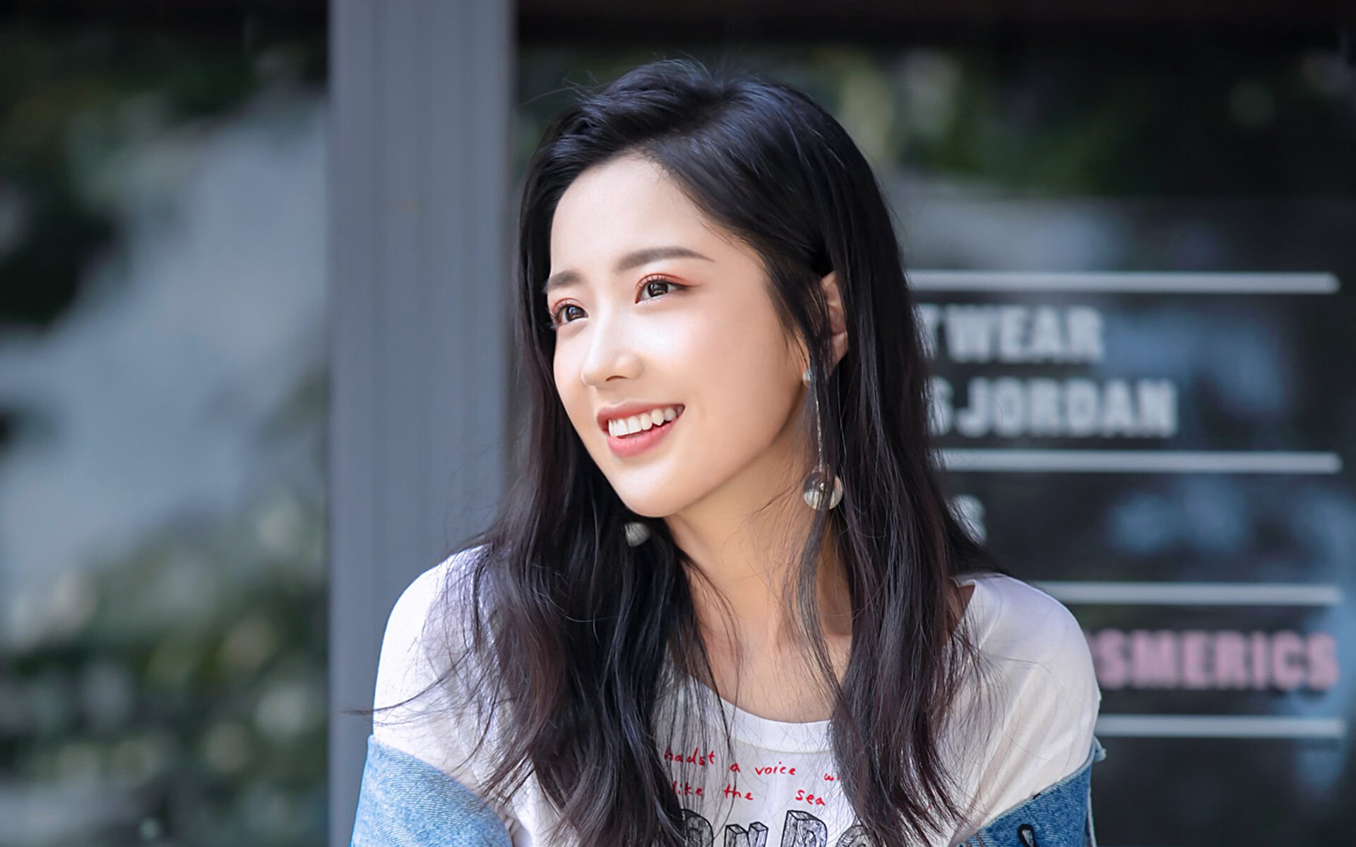 “沙滩赛场再度开战,手球与合球带来极限对抗”